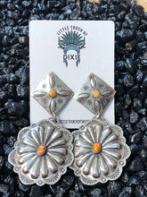 Load image into Gallery viewer, Spiny oyster Concho earrings
